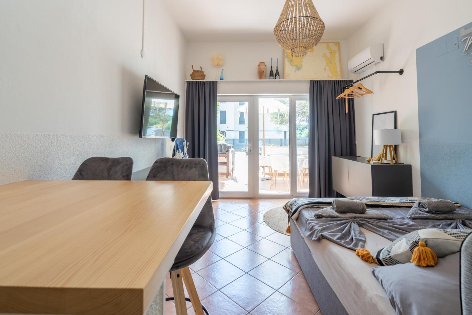 App Akumal-25M Zum Meer, Privatparkplatz, 50 Zoll Smart Tv, Sat Medulin Exterior photo